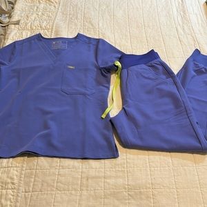 Light purple Figs scrubs